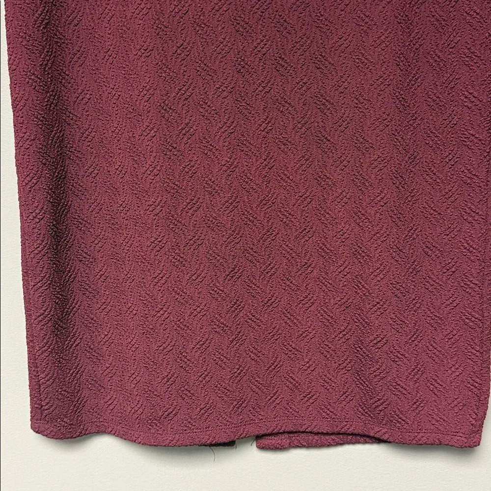 NYCC New York Clothing Co Burgundy Textured Pencil Skirt Size M